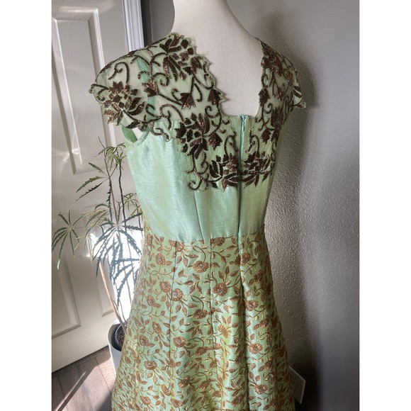 Pistachio green anarkali gown - worn once no dupatta or pajami - Picture 3 of 4